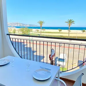 https://estudio-frente-al-mar-empuriabrava.topcostabravahotels.com